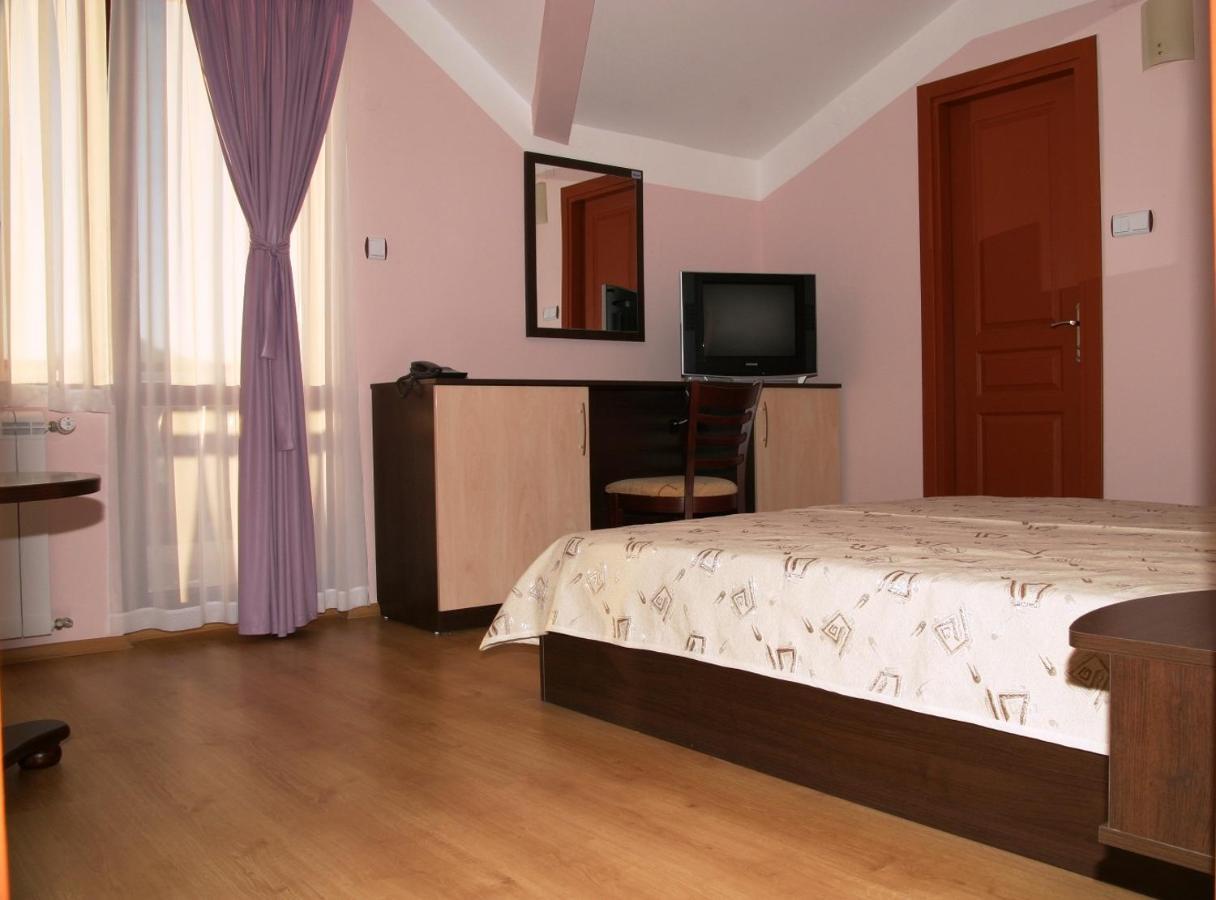 Boryka Family Hotel Asikoria Exterior foto